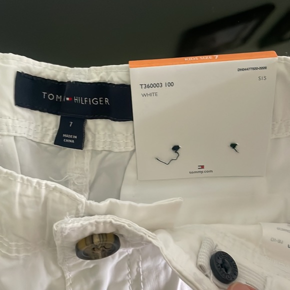 NWT Boy’s TOMMY HILFIGER Cargo Shorts, WHITE, Size 7 - Picture 2 of 4